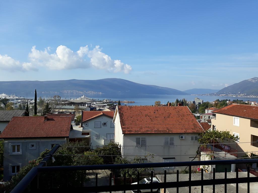Appartement Studio Apartman Milica à Tivat Extérieur photo